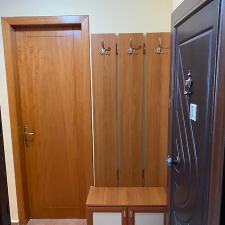 Apartman Comfy One-bedroom Flat In Golem, 1br, 2 Sofas Golem