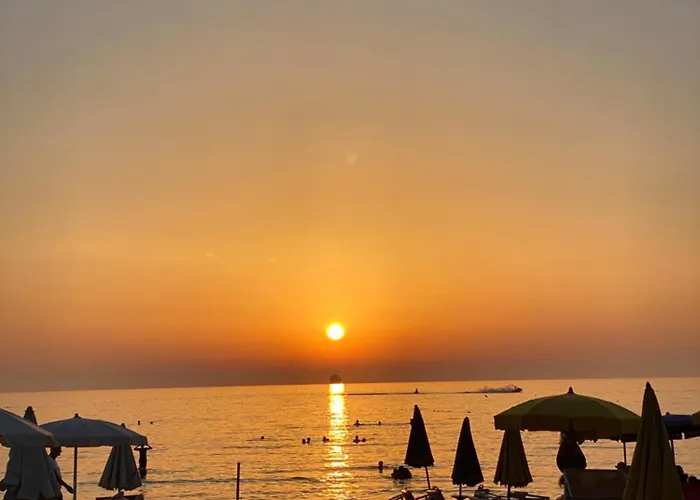 Comfy One-bedroom Flat In Golem, 1br, 2 Sofas Apartmán *