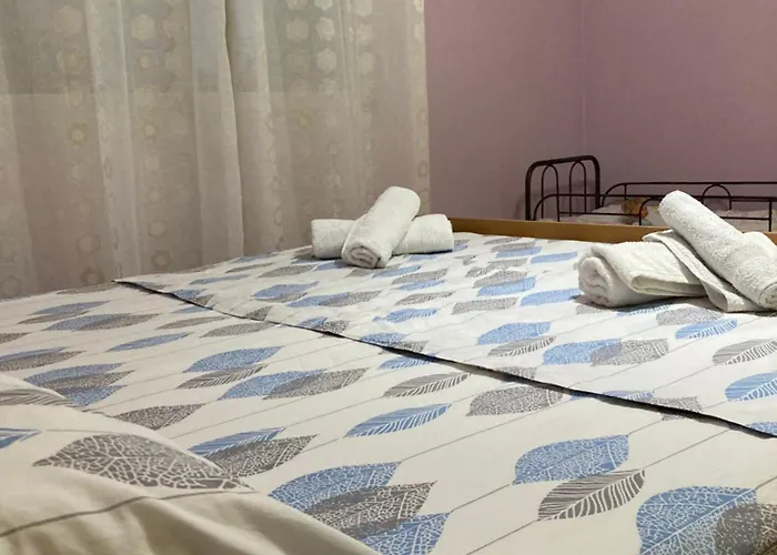 Comfy One-bedroom Flat In Golem, 1br, 2 Sofas