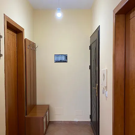 Comfy One-bedroom Flat In Golem, 1br, 2 Sofas *