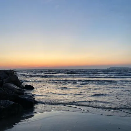 Comfy One-bedroom Flat In Golem, 1br, 2 Sofas Апартаменты *