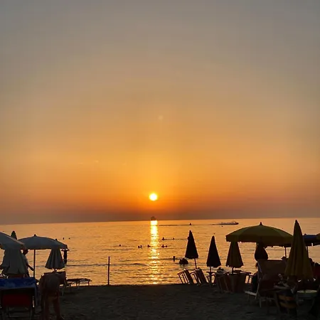 Comfy One-bedroom Flat In Golem, 1br, 2 Sofas 公寓 *