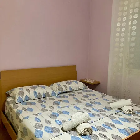 Comfy One-bedroom Flat In Golem, 1br, 2 Sofas 格勒姆