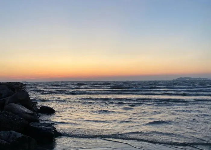 Comfy One-bedroom Flat In Golem, 1br, 2 Sofas Apartamento *