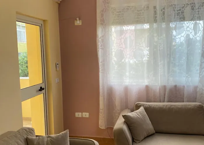 Apartman Comfy One-bedroom Flat In Golem, 1br, 2 Sofas