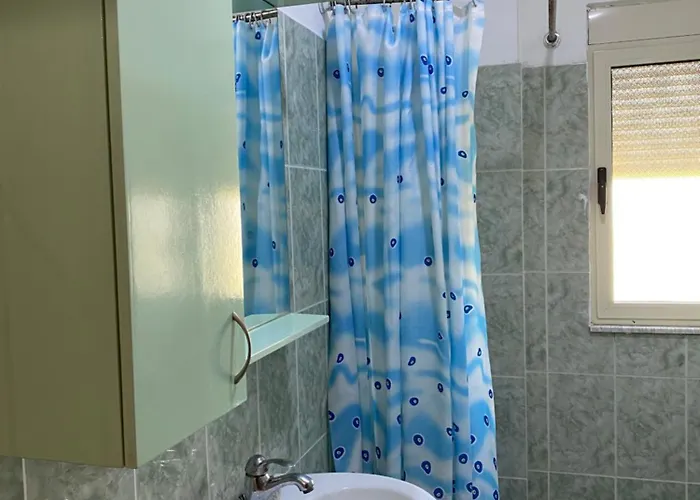 Comfy One-bedroom Flat In Golem, 1br, 2 Sofas