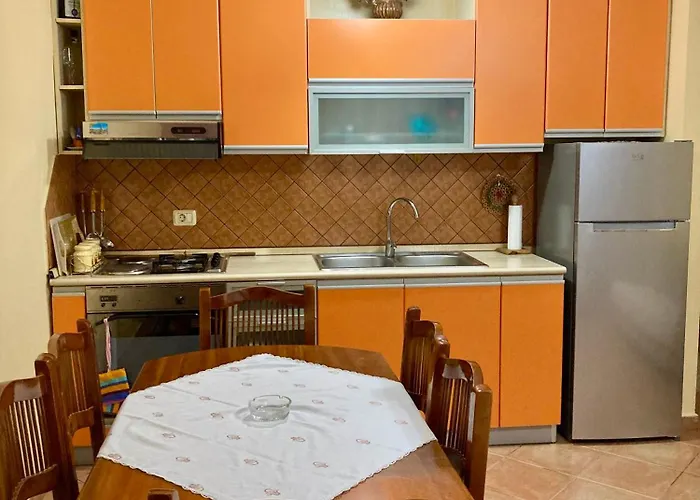 Apartman Comfy One-bedroom Flat In Golem, 1br, 2 Sofas